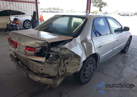 2002 Honda Accord 2.3 Lx из США, поврежденный, VIN 3HGCG665X2G702292